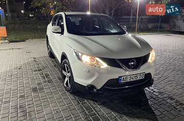 Внедорожник / Кроссовер Nissan Qashqai 2014 в 