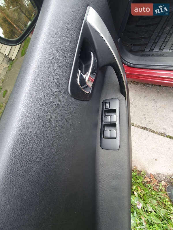 Позашляховик / Кросовер Nissan Qashqai 2011 в Києві