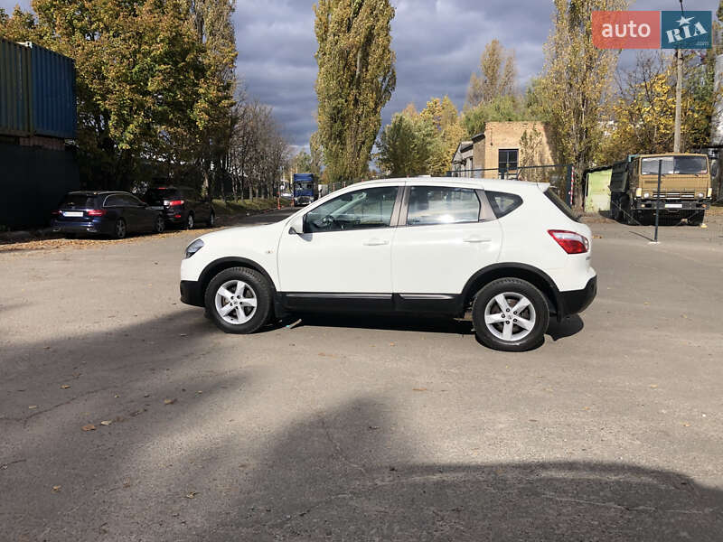 Позашляховик / Кросовер Nissan Qashqai 2013 в Києві фото 10 Позашляховик / Кросовер Nissan Qashqai 2013 в Києві