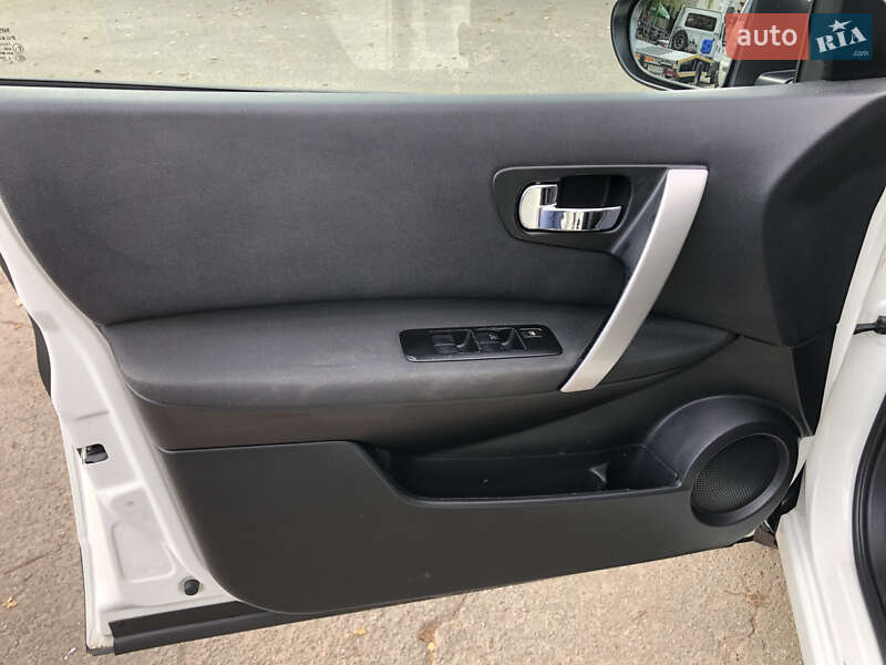 Позашляховик / Кросовер Nissan Qashqai 2013 в Києві фото 24 Позашляховик / Кросовер Nissan Qashqai 2013 в Києві