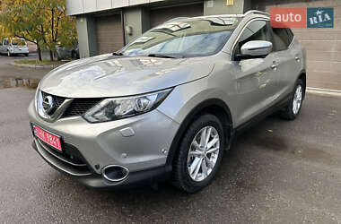 Внедорожник / Кроссовер Nissan Qashqai 2015 в Ровно