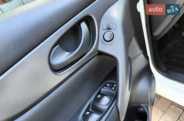 Позашляховик / Кросовер Nissan Qashqai 2019 в 