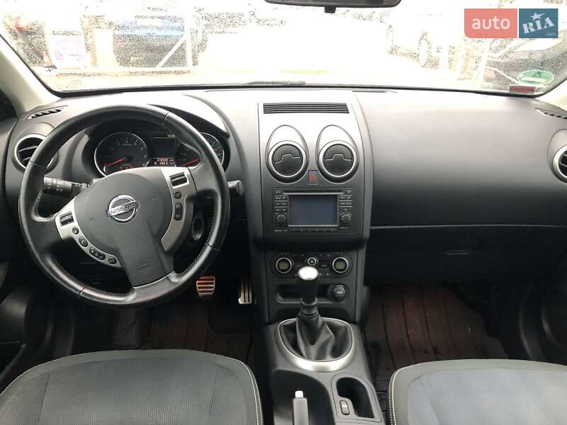 Внедорожник / Кроссовер Nissan Qashqai 2010 в Полтаве