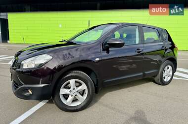 Позашляховик / Кросовер Nissan Qashqai 2013 в 
