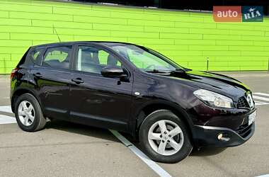 Позашляховик / Кросовер Nissan Qashqai 2013 в 
