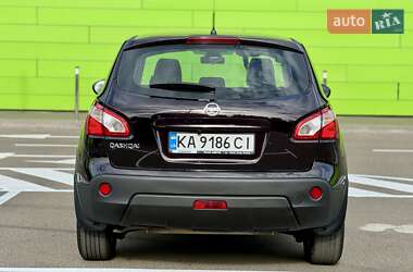Позашляховик / Кросовер Nissan Qashqai 2013 в 