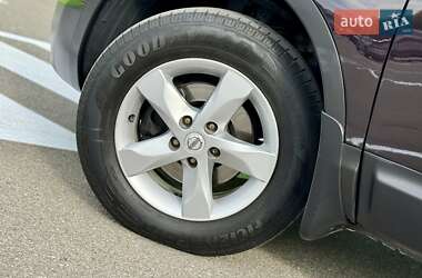Позашляховик / Кросовер Nissan Qashqai 2013 в 