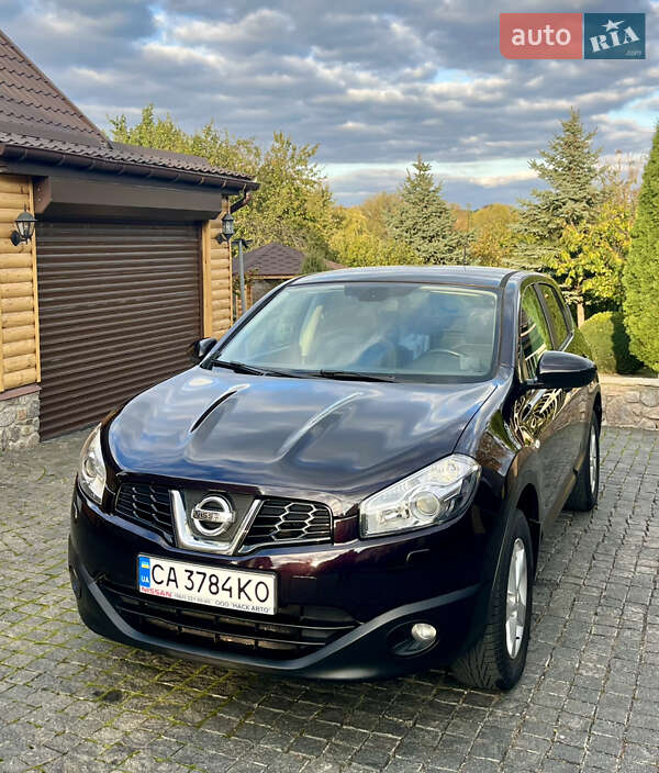 Позашляховик / Кросовер Nissan Qashqai 2011 в Умані