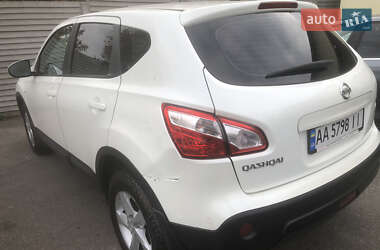 Внедорожник / Кроссовер Nissan Qashqai 2013 в 