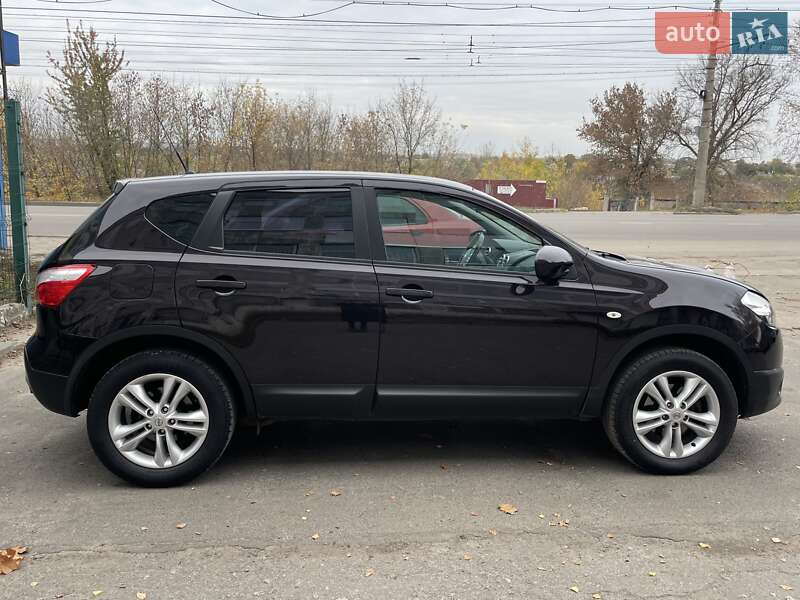 Внедорожник / Кроссовер Nissan Qashqai 2010 в Сумах