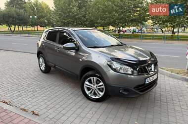 Внедорожник / Кроссовер Nissan Qashqai 2011 в Могилев-Подольске