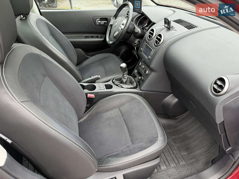 Внедорожник / Кроссовер Nissan Qashqai 2013 в Ровно