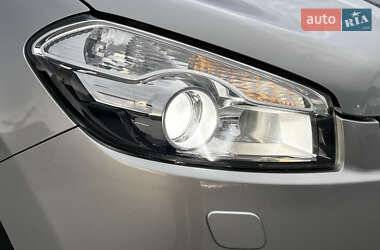 Внедорожник / Кроссовер Nissan Qashqai 2010 в 