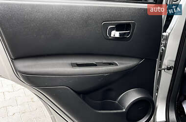 Внедорожник / Кроссовер Nissan Qashqai 2010 в 
