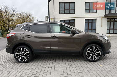 Внедорожник / Кроссовер Nissan Qashqai 2015 в 