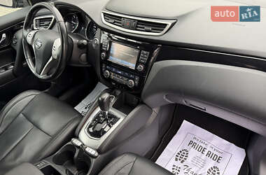 Внедорожник / Кроссовер Nissan Qashqai 2015 в 