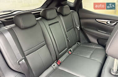 Внедорожник / Кроссовер Nissan Qashqai 2015 в 