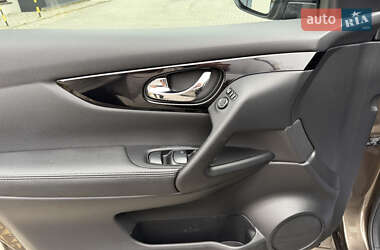 Внедорожник / Кроссовер Nissan Qashqai 2015 в 