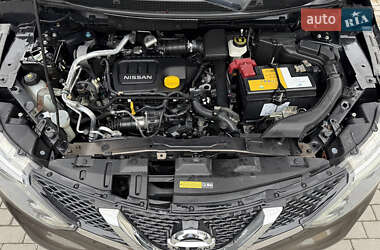 Внедорожник / Кроссовер Nissan Qashqai 2015 в 