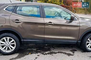 Внедорожник / Кроссовер Nissan Qashqai 2014 в 