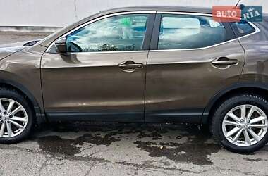 Внедорожник / Кроссовер Nissan Qashqai 2014 в 