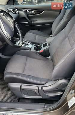 Внедорожник / Кроссовер Nissan Qashqai 2014 в 