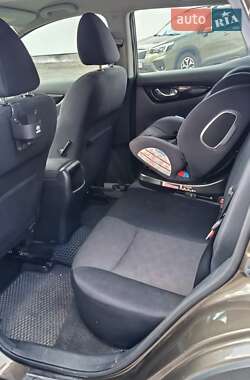 Внедорожник / Кроссовер Nissan Qashqai 2014 в 