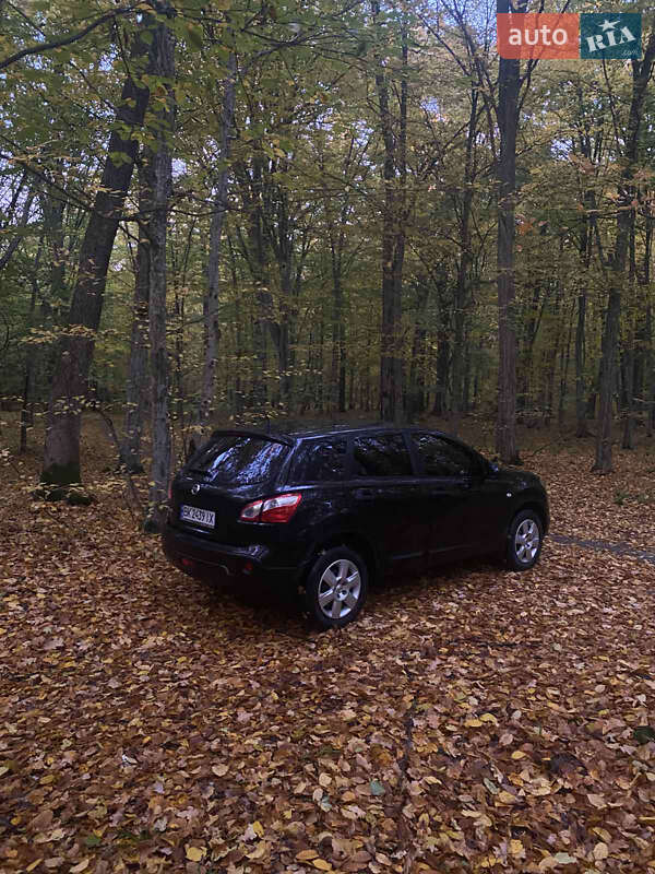 Внедорожник / Кроссовер Nissan Qashqai 2010 в Дубно