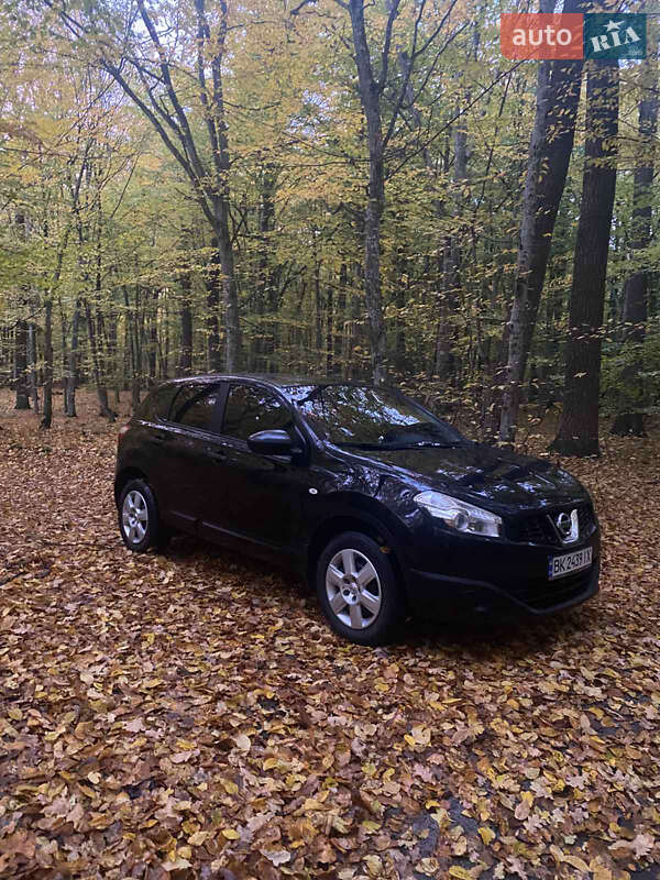 Внедорожник / Кроссовер Nissan Qashqai 2010 в Дубно