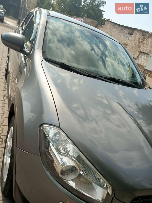 Внедорожник / Кроссовер Nissan Qashqai 2012 в Кривом Роге фото 2 Внедорожник / Кроссовер Nissan Qashqai 2012 в Кривом Роге