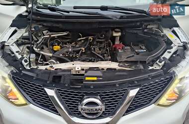 Внедорожник / Кроссовер Nissan Qashqai 2014 в 