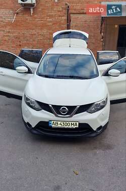 Внедорожник / Кроссовер Nissan Qashqai 2014 в 