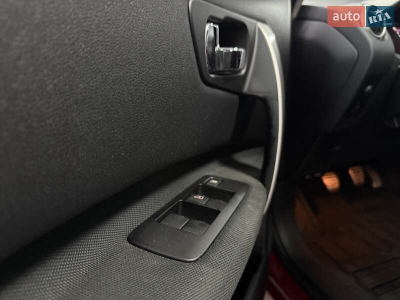 Внедорожник / Кроссовер Nissan Qashqai 2010 в Полтаве