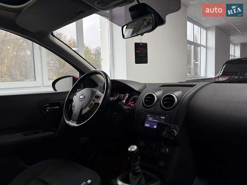 Внедорожник / Кроссовер Nissan Qashqai 2010 в Полтаве