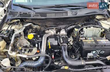 Внедорожник / Кроссовер Nissan Qashqai 2010 в 