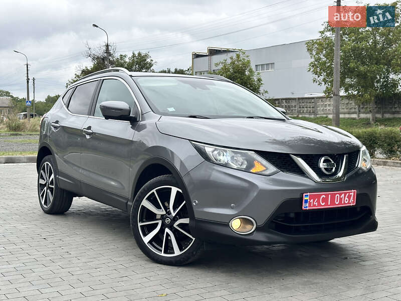 Позашляховик / Кросовер Nissan Qashqai 2016 в Луцьку