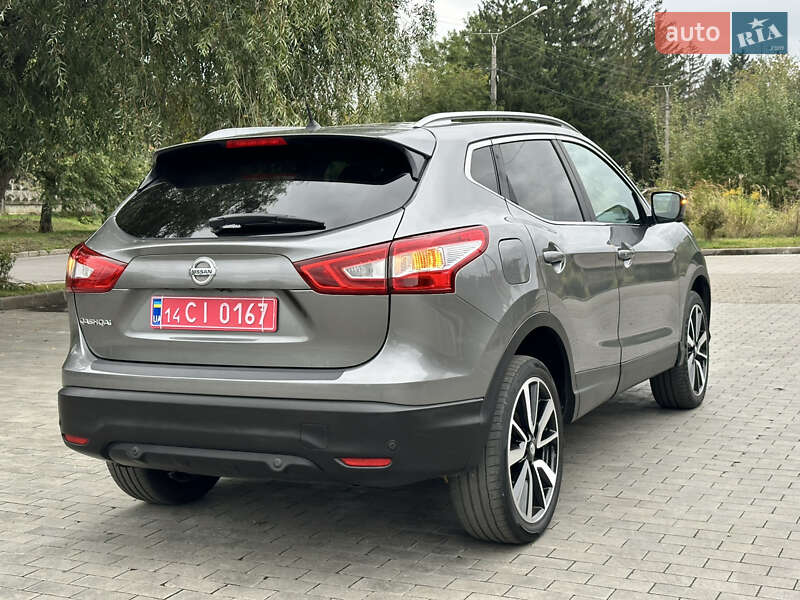 Позашляховик / Кросовер Nissan Qashqai 2016 в Луцьку