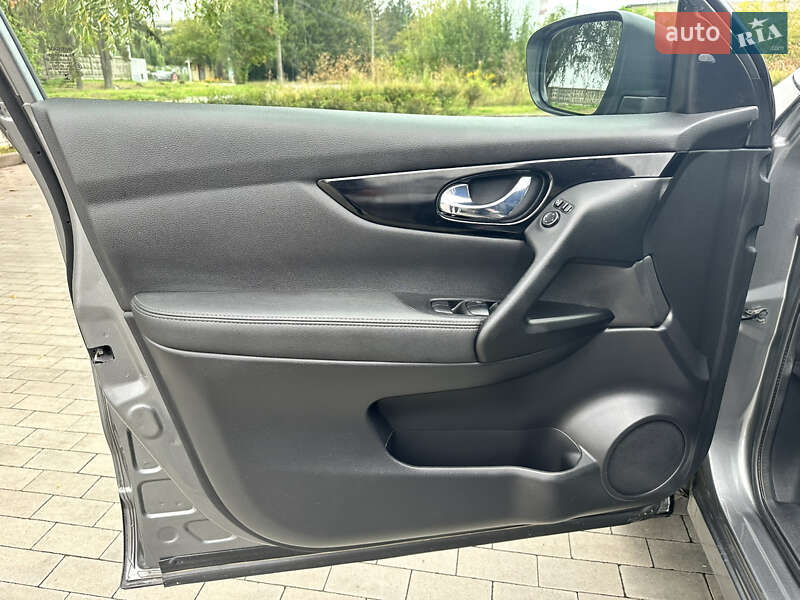 Позашляховик / Кросовер Nissan Qashqai 2016 в Луцьку