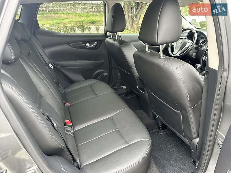 Позашляховик / Кросовер Nissan Qashqai 2016 в Луцьку