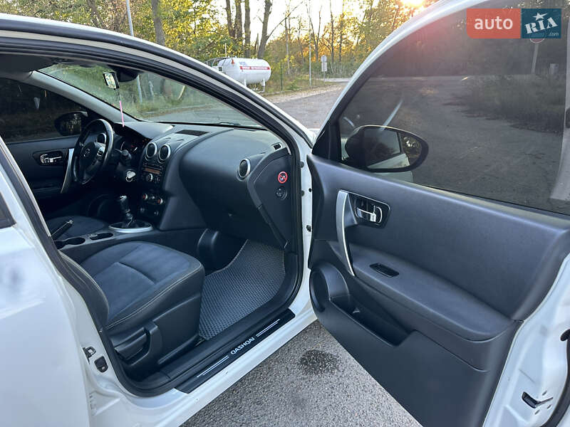 Внедорожник / Кроссовер Nissan Qashqai 2010 в Кицмани фото 22 Внедорожник / Кроссовер Nissan Qashqai 2010 в Кицмани