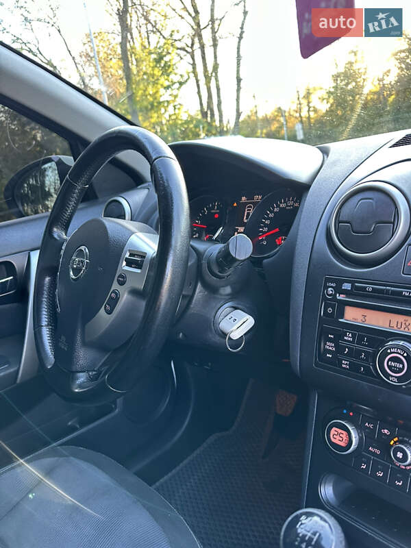 Внедорожник / Кроссовер Nissan Qashqai 2010 в Кицмани фото 27 Внедорожник / Кроссовер Nissan Qashqai 2010 в Кицмани