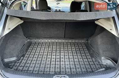 Внедорожник / Кроссовер Nissan Qashqai 2012 в 
