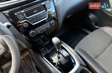 Внедорожник / Кроссовер Nissan Qashqai 2017 в 