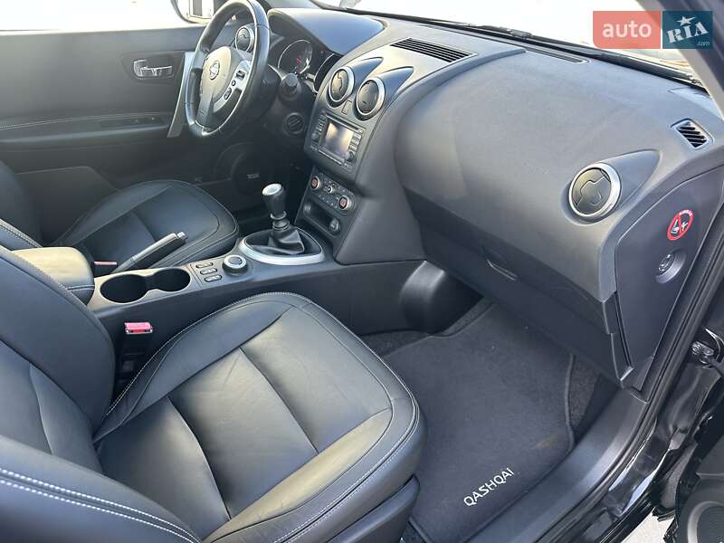 Внедорожник / Кроссовер Nissan Qashqai 2010 в Луцке