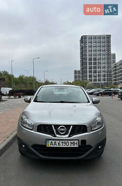 Внедорожник / Кроссовер Nissan Qashqai 2012 в 