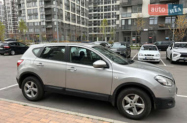 Внедорожник / Кроссовер Nissan Qashqai 2012 в 
