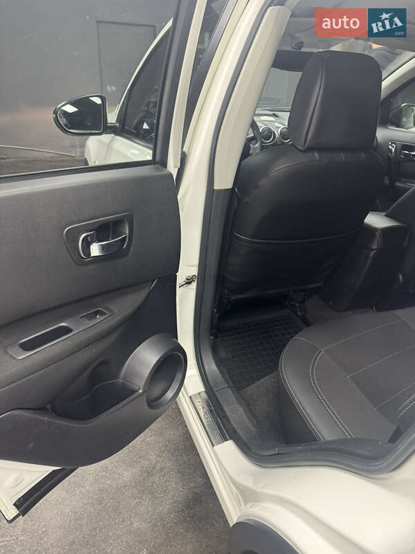 Внедорожник / Кроссовер Nissan Qashqai 2012 в Сумах