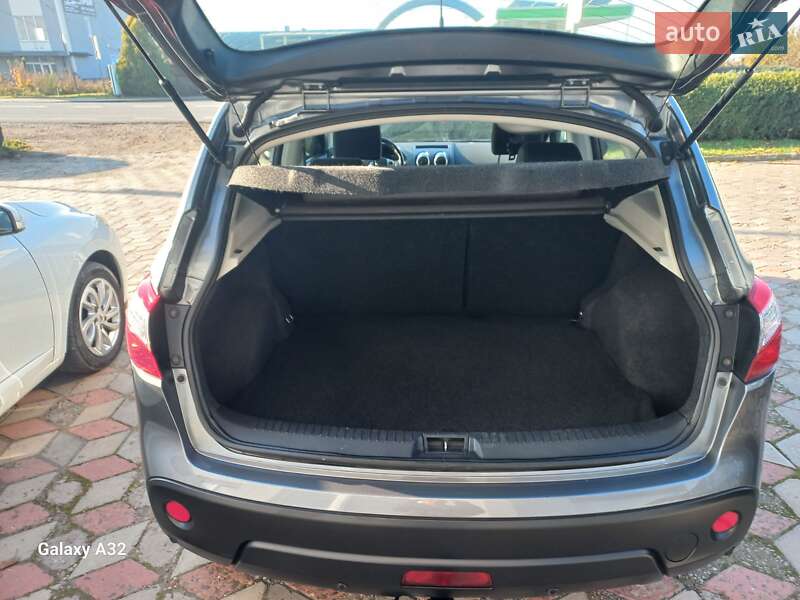 Позашляховик / Кросовер Nissan Qashqai 2011 в Снятині