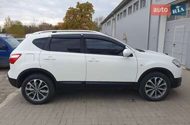 Внедорожник / Кроссовер Nissan Qashqai 2010 в 