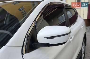 Внедорожник / Кроссовер Nissan Qashqai 2014 в 